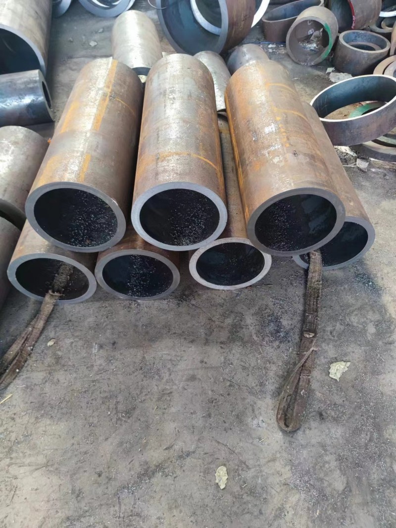 印台印台印台12Cr1MovG无缝钢管切割